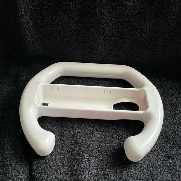 Nintendo White Wii Controller Set with MotionPlus used - Picture 6 of 9